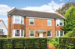6, Fitzwalters Meadow, Canterbury CT3 1FB