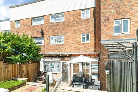 Shakespeare Road, Basingstoke, Hampshire, RG24
