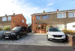 18, Burgage Close, Bristol BS37 6DZ