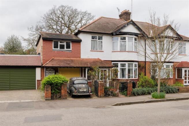 Gloucster Road, E11