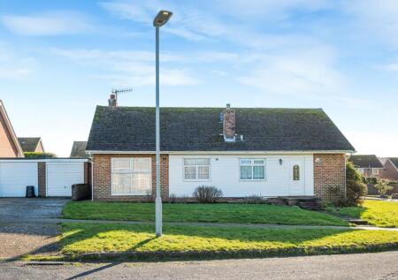 15 Poynings Close, Seaford, BN25 4EP