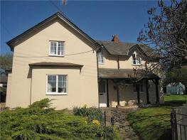 1, High Street, Winterbourne Stoke SP3 4SZ