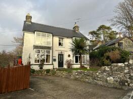 Bryn Gwilym, Ffordd Y Coleg, Llwyngwril LL37 2UZ