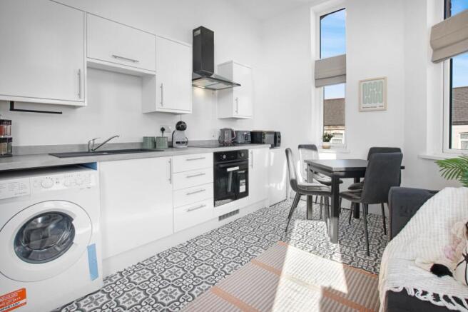 Kitchen / Living Area
