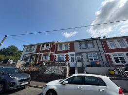 86, The Avenue, Bridgend CF32 8NA