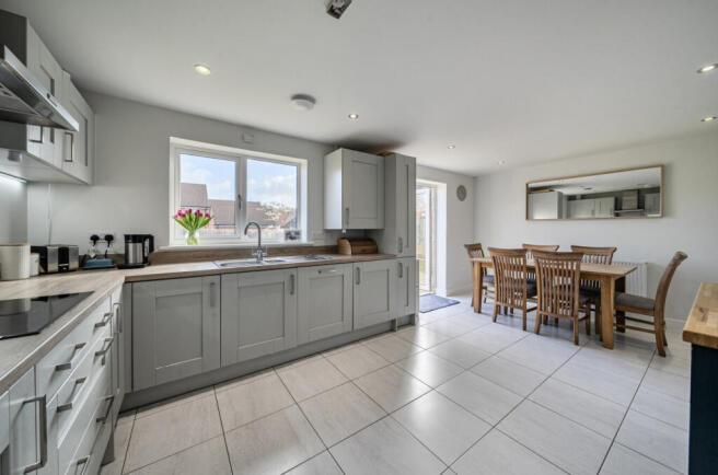1437359 (10).jpg