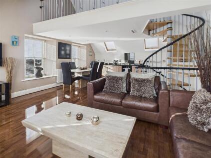 Bryn Y Mor, Tenby - Bryn Y Mor, Tenby - Apartment with Parking & Pool/Spa/Gym Access