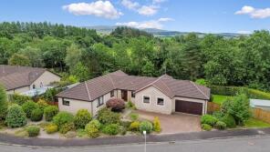 7, Commander's Grove, Dunblane FK15 9PL