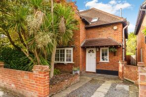 87, Ellerton Road, Surbiton KT6 7UA