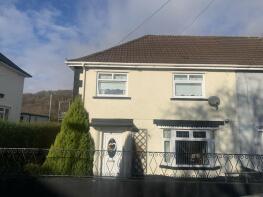49, Ynyswen, Penycae, Swansea SA9 1YT