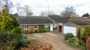 Hollowfields, Sands Lane, South Newington OX15 4JJ