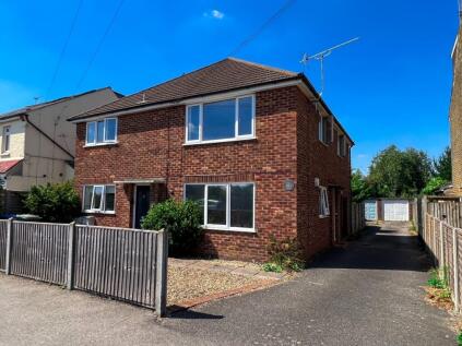 Hurst Road, West Molesey, KT8