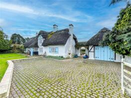 Avon Cottage, Ringwood Road, Avon BH23 7BG