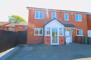 43, Awlmakers Grove, Walsall WS3 1JJ