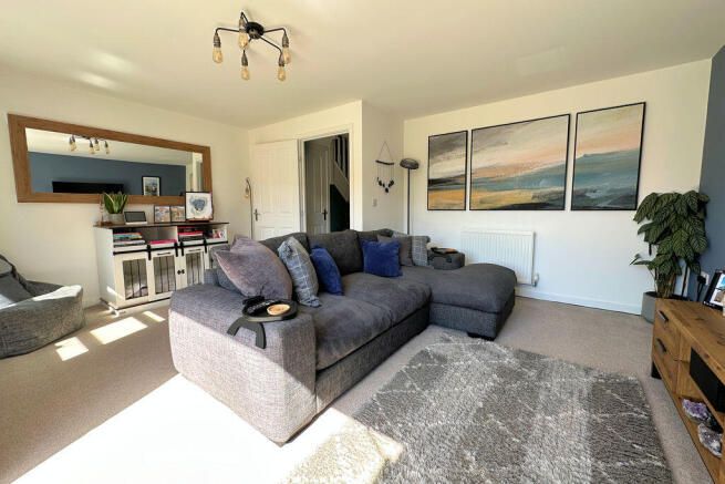 Lounge/Dining Room
