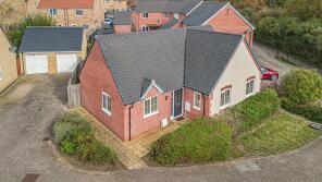8, Woollard Walk, Huntingdon PE28 5WJ