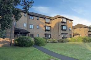 23, Holm Court, Twycross Road, Godalming GU7 2QT