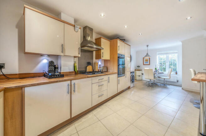 Kitchen/Dining