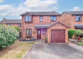 8, Blackwood Road, Bromsgrove B60 1AN