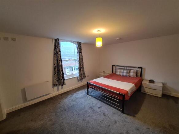 bedroom1.jpg