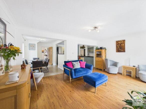 Living/Dining Area