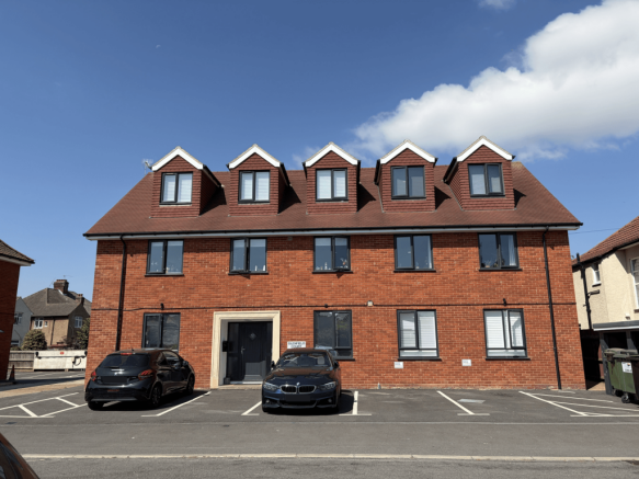 1 Bedroom Ground Floor Apartment for Rent- Felixs
