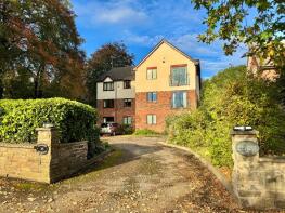 4, 35 Windsor Gardens, Bramhall Lane South, Bramhall, Stockport SK7 2DN
