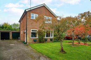 12, Meadway, Haslemere GU27 1NW