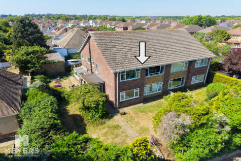 958 Castle Lane East, Bournemouth, BH7 6