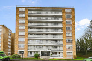 102, Dove Park, Pinner HA5 4EE