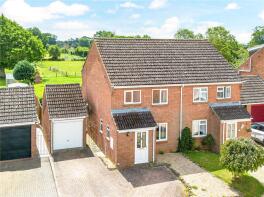 6, Walnut Close, Rowde SN10 2QN