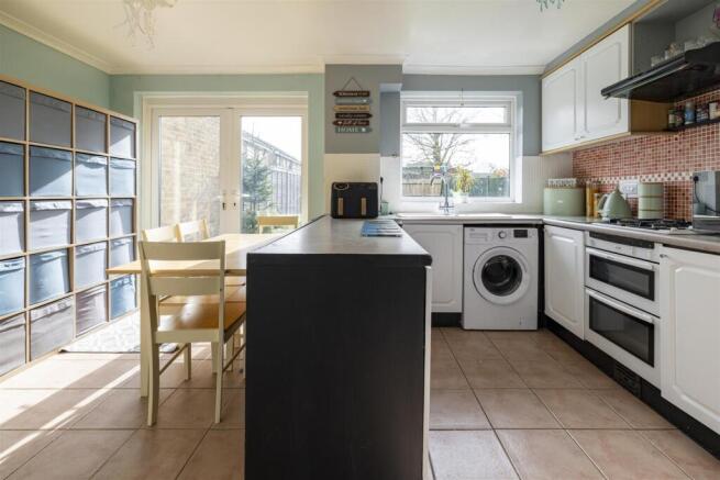 KITCHEN .jpg