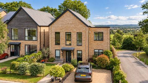 John Martin Gardens , Standish, Stroud, GL10 3WB