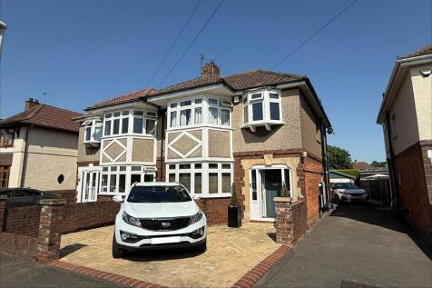 Totterdown Road, Weston - EXTENDED SUPERIOR HOME
