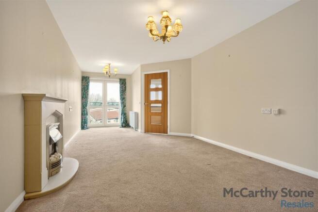 8682195-interior12.jpg