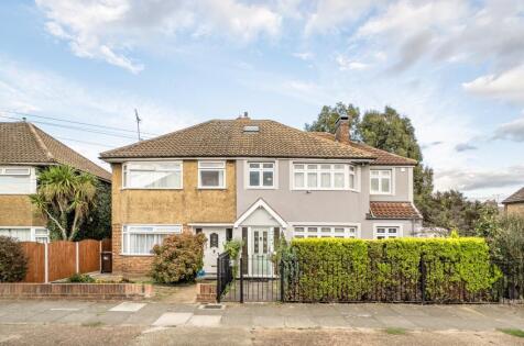 Davis Road, Aveley, South Ockendon, Essex, RM15 4ST