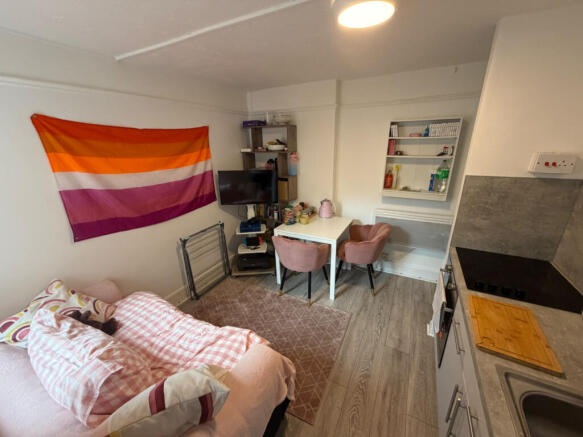 Lounge/Kitchen