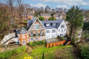 Flat 4, 25 Upper Valley View, Westview Road, Warlingham CR6 9JD