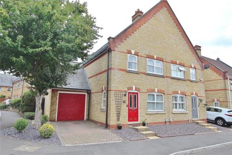 Brushfield Way, Knaphill, GU21