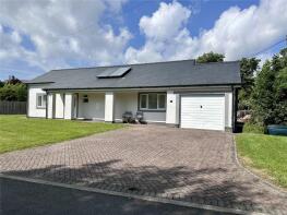 1, Bryn Caradog, Cysgod Y Bryn, Pwllheli LL53 7AQ
