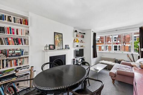 Clissold Crescent, London, N16