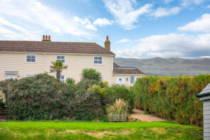 4 Matthew Cottage, The Old Coastguards, Burton Road, Weymouth DT3 4LB