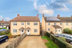 8a, Curtis Close, Sherborne DT9 5NB