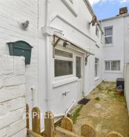 Lower Flat A, 33, Fitzroy Street, Sandown PO36 8HZ
