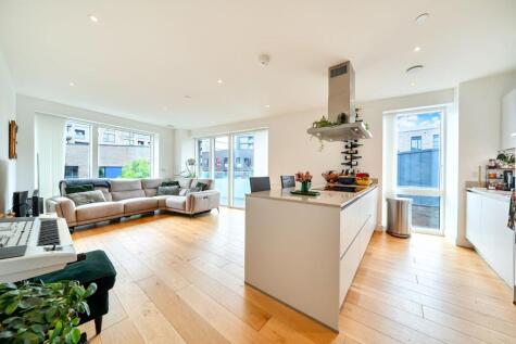 West Parkside, Greenwich, Greenwich, SE10