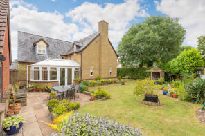 1, Bream Close, Huntingdon PE28 5AU