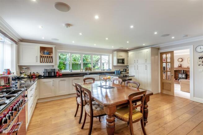 8659289-interior03.jpg