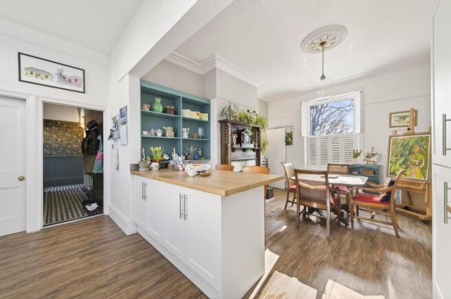 KITCHEN DINER
