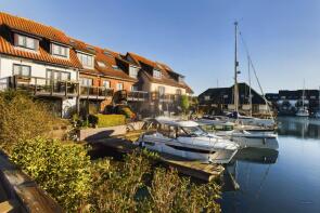 27, White Heather Court, Hythe Marina Village, Southampton SO45 6DT