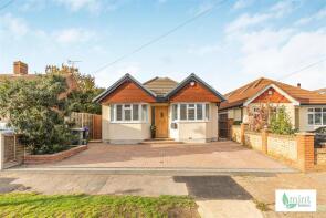 10, Fullbrook Avenue, Addlestone KT15 3EQ